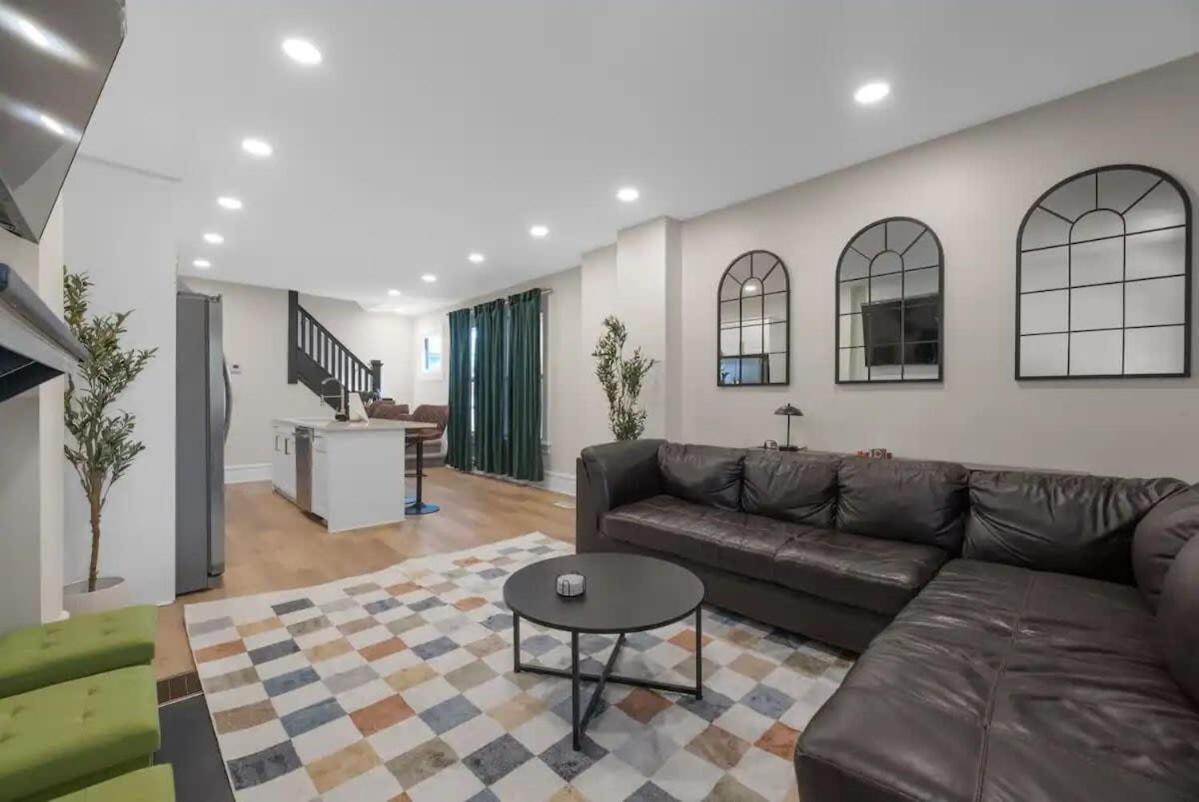 5 Bedrooms Sleeps 14 - Hot Tub - 1 Min To Fairgrounds Apartment Columbus