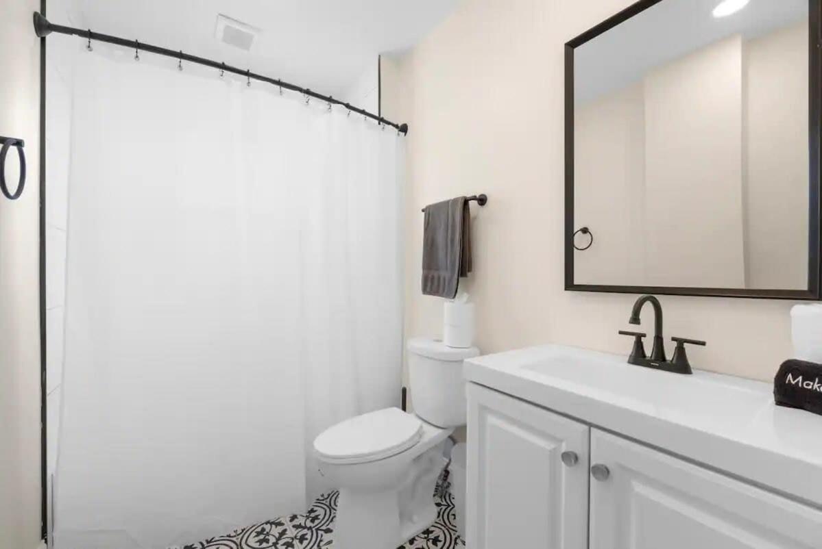 Apartment 5 Bedrooms Sleeps 14 - Hot Tub - 1 Min To Fairgrounds *