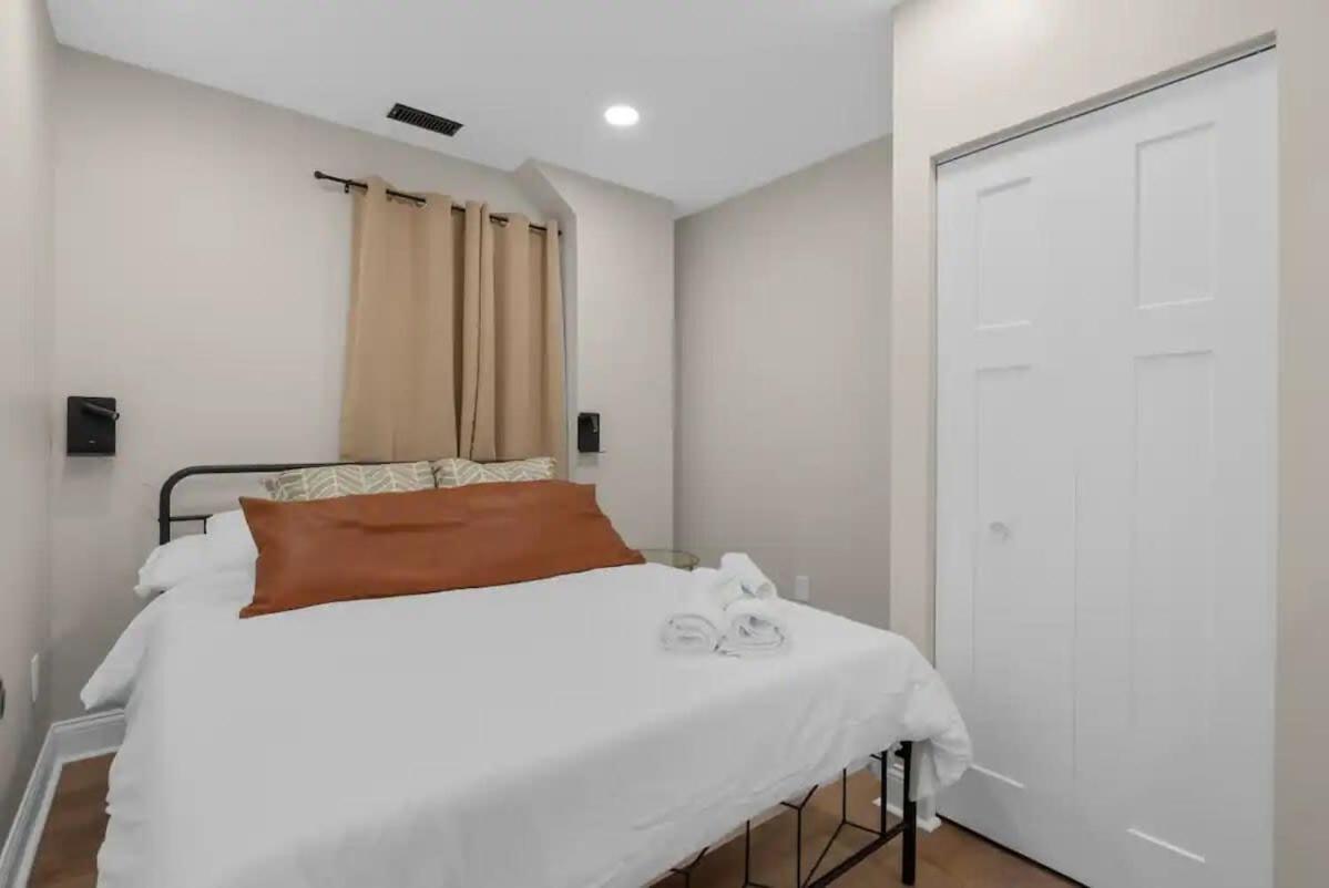 5 Bedrooms Sleeps 14 - Hot Tub - 1 Min To Fairgrounds *