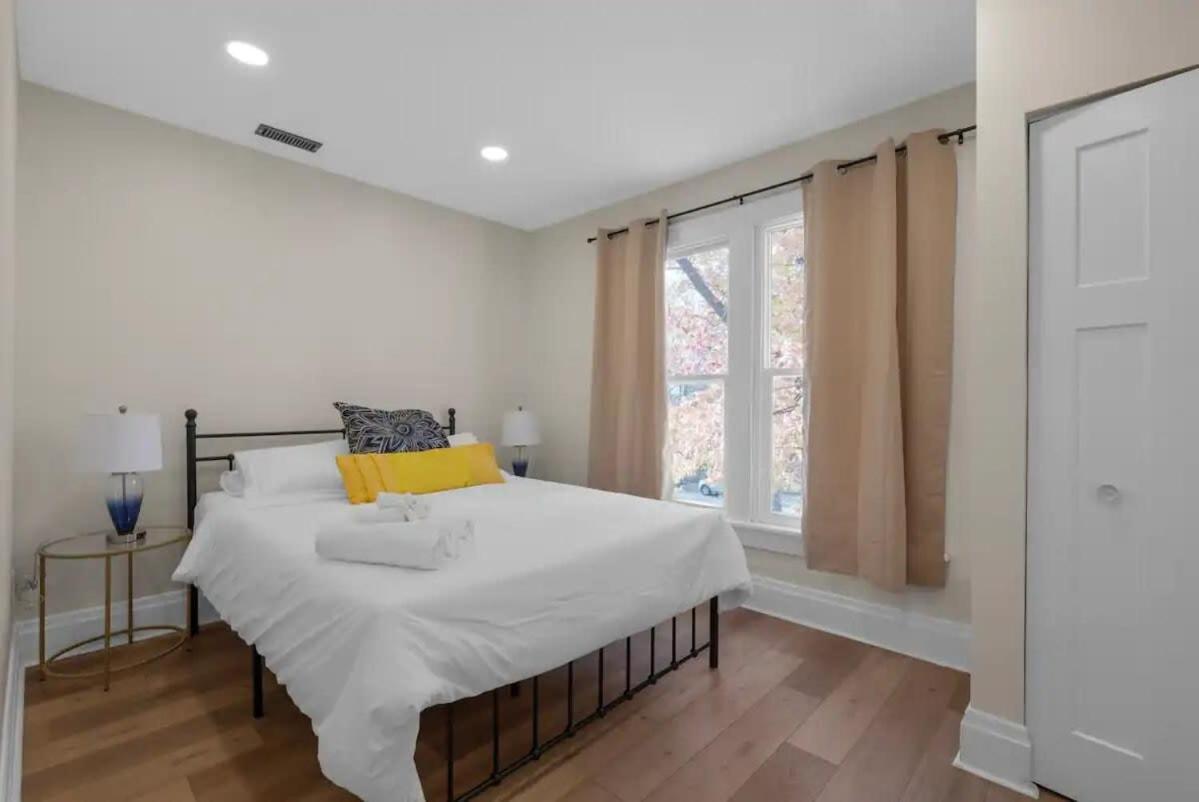 5 Bedrooms Sleeps 14 - Hot Tub - 1 Min To Fairgrounds Columbus