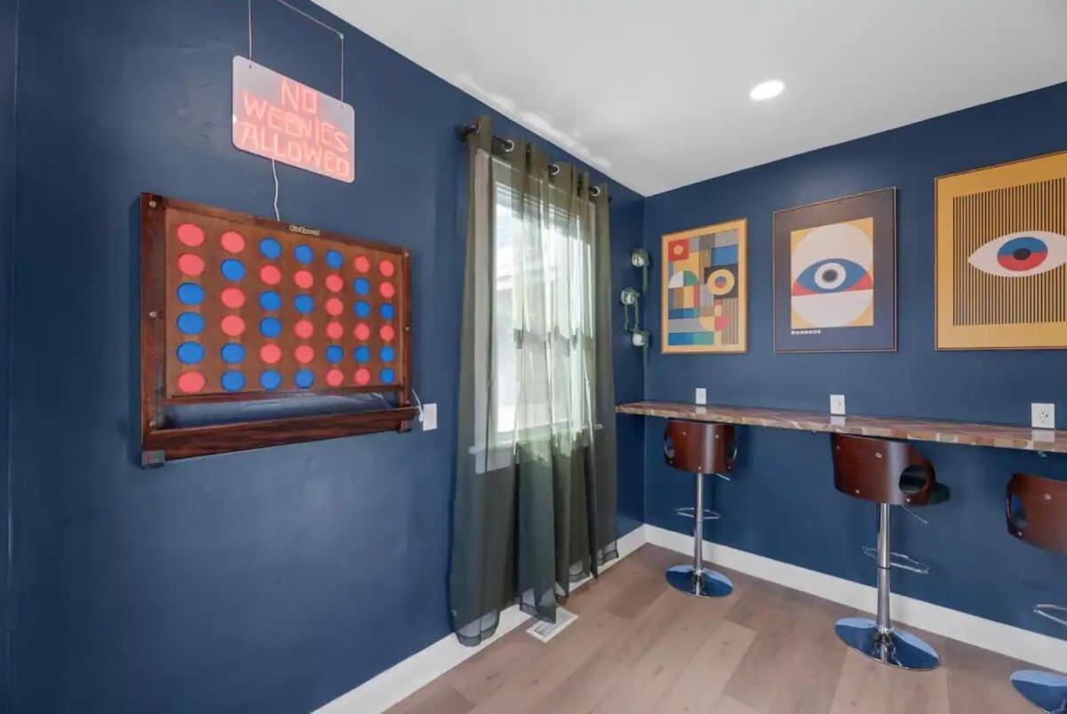 5 Bedrooms Sleeps 14 - Hot Tub - 1 Min To Fairgrounds Apartment